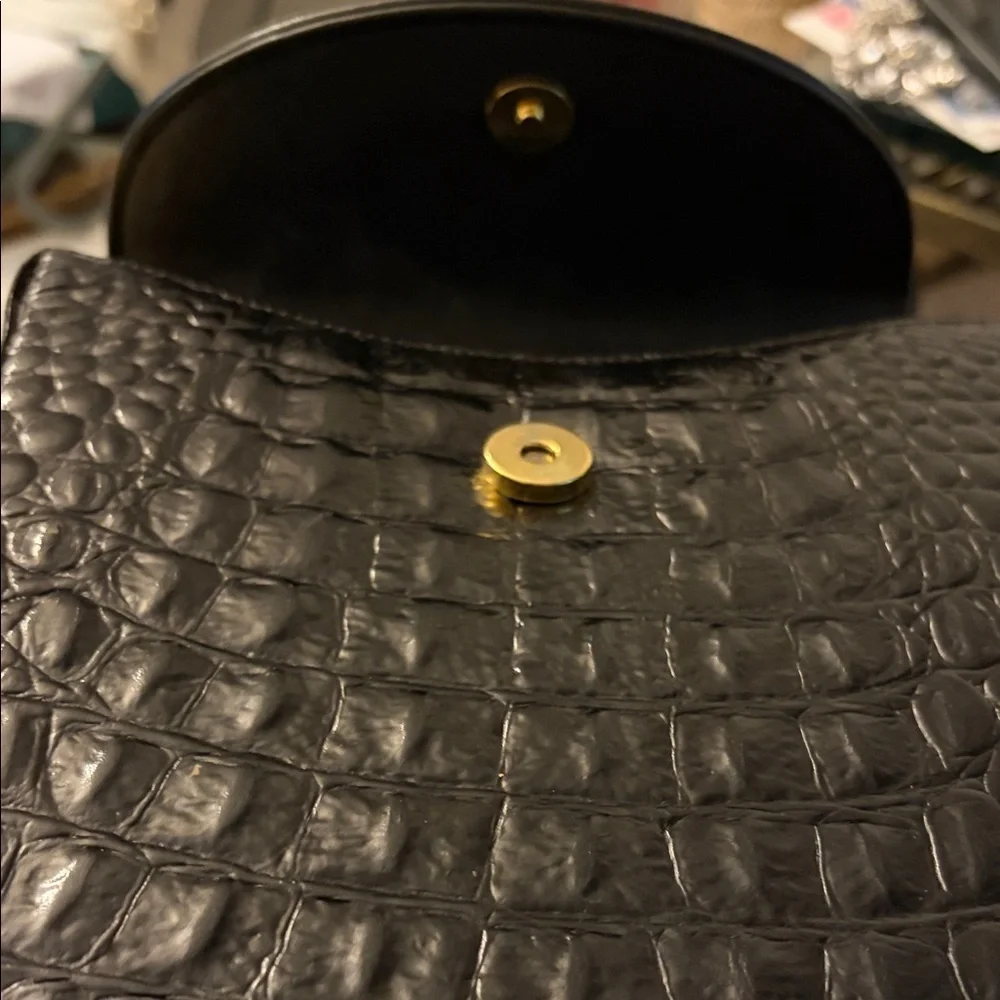 Bonavi Vintage black leather embossed Binocular shoulder Bag from the 1960’s.